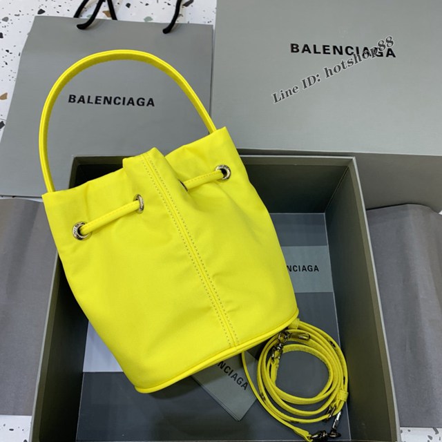 Balenciaga專櫃爆款Balen超輕水桶包 巴黎世家檸檬黃帆布手提包 fyj1498